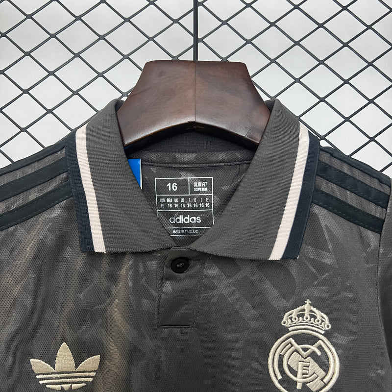 conjunto de niños Real madrid 24/25