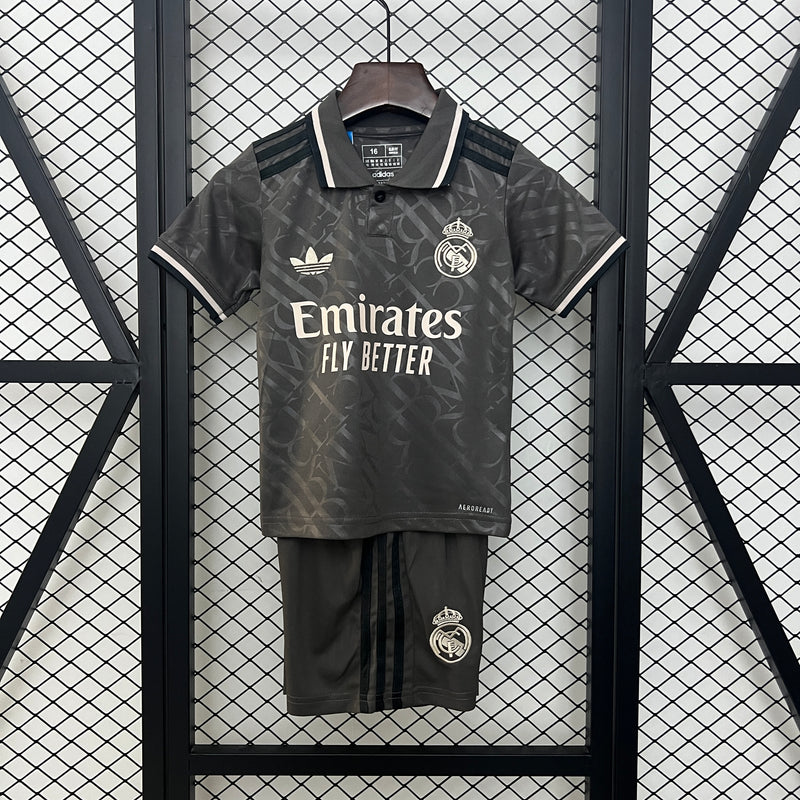 conjunto de niños Real madrid 24/25