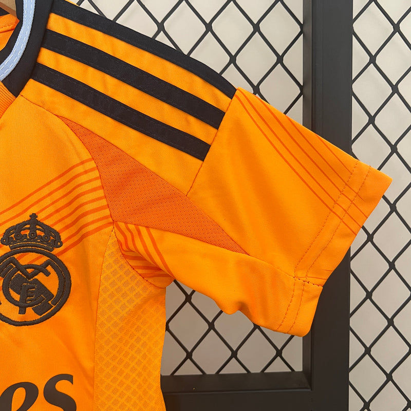 conjunto de niños Real madrid 24/25 ll