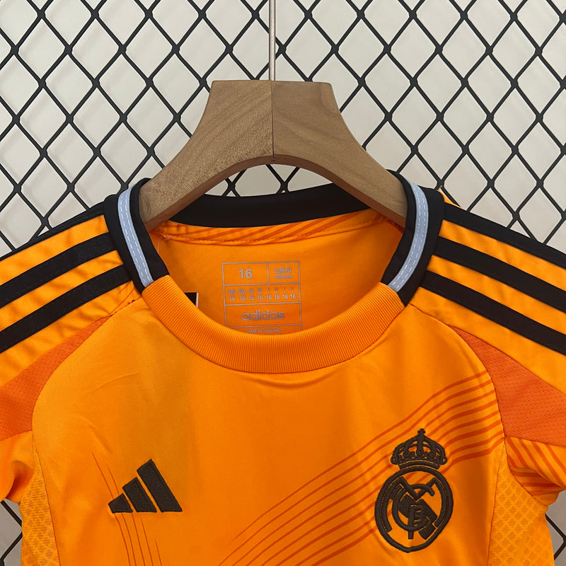 conjunto de niños Real madrid 24/25 ll